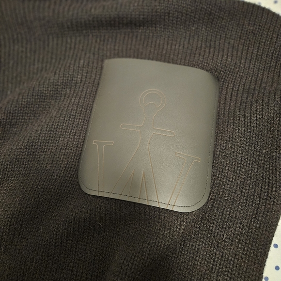 JW ANDERSON Turtle Neck Jumper with Patched Logo & Lock - Picture 4 of 8